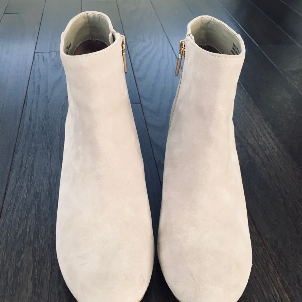 CREAM ANKLE BOOTS